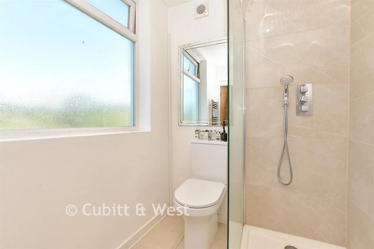 Springfield Avenue, London, SW20, photo 11