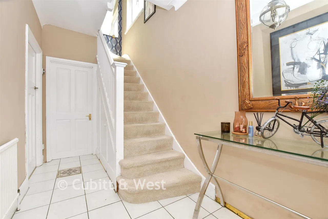 Springfield Avenue, London, SW20, photo 9