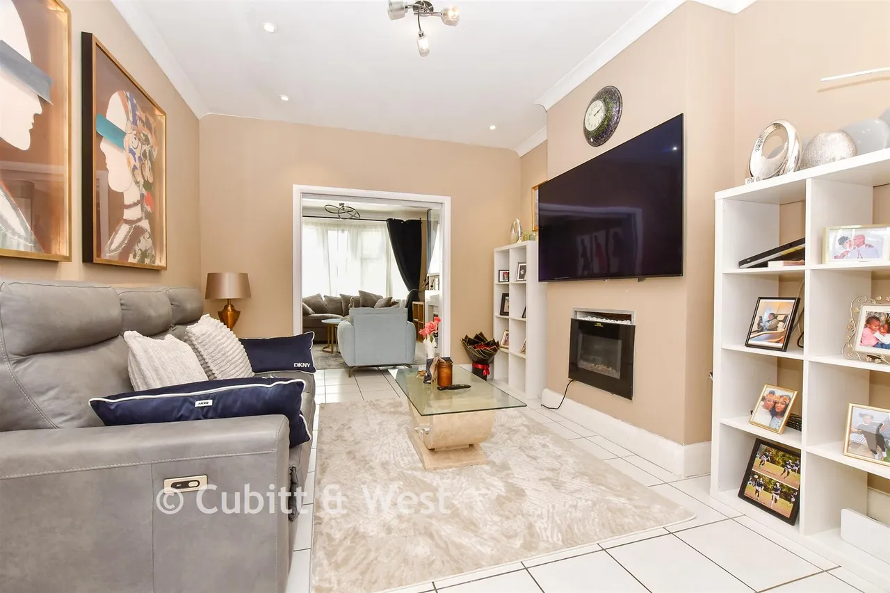 Springfield Avenue, London, SW20, photo 8