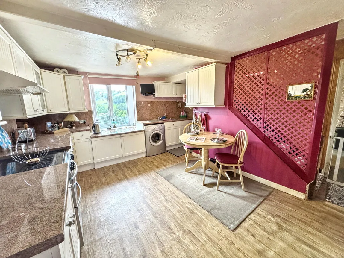 Bron Llan, Llanfairtalhaiarn, Conwy, LL22 8SS, photo 7