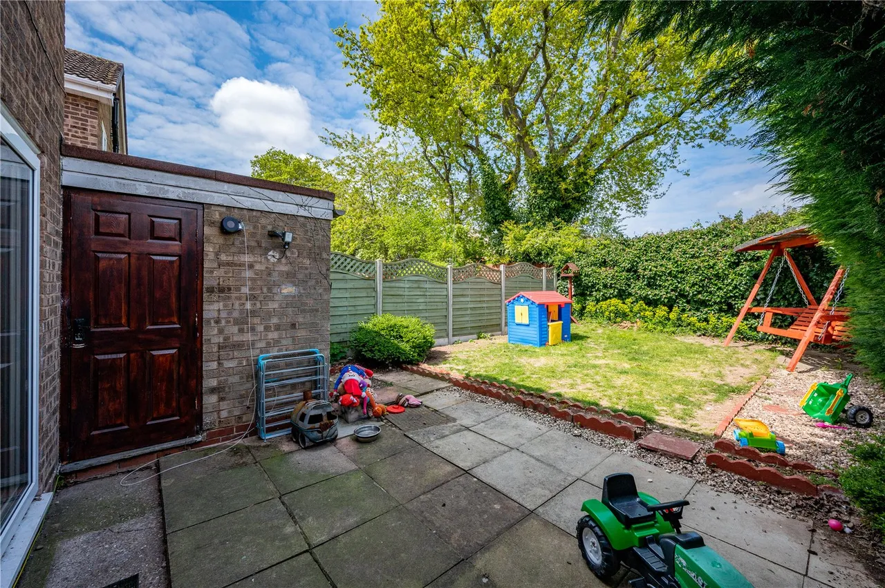 Eyton Close Winyates West, Redditch, Worcestershire, B98 0JY, photo 13