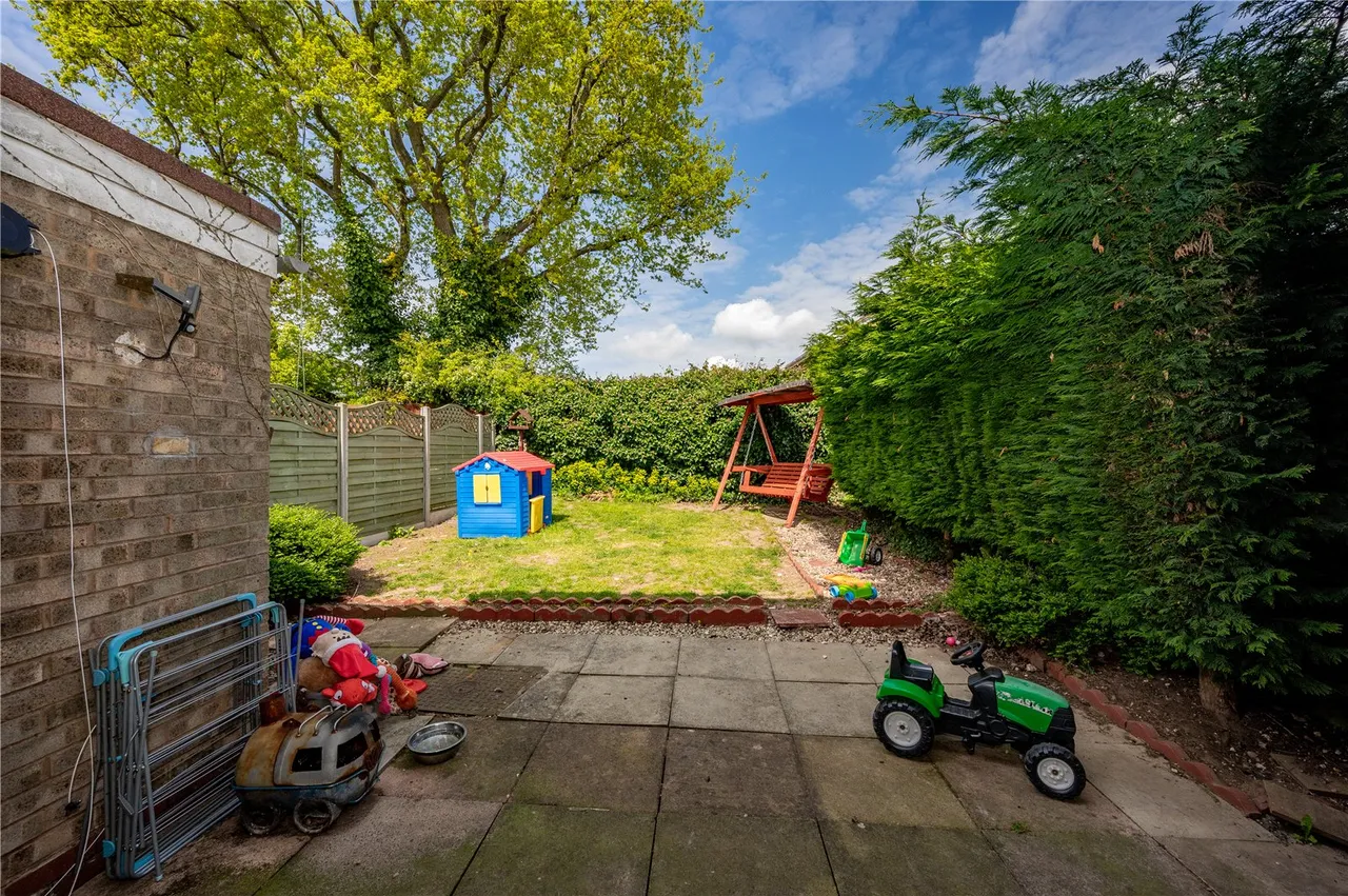 Eyton Close Winyates West, Redditch, Worcestershire, B98 0JY, photo 14