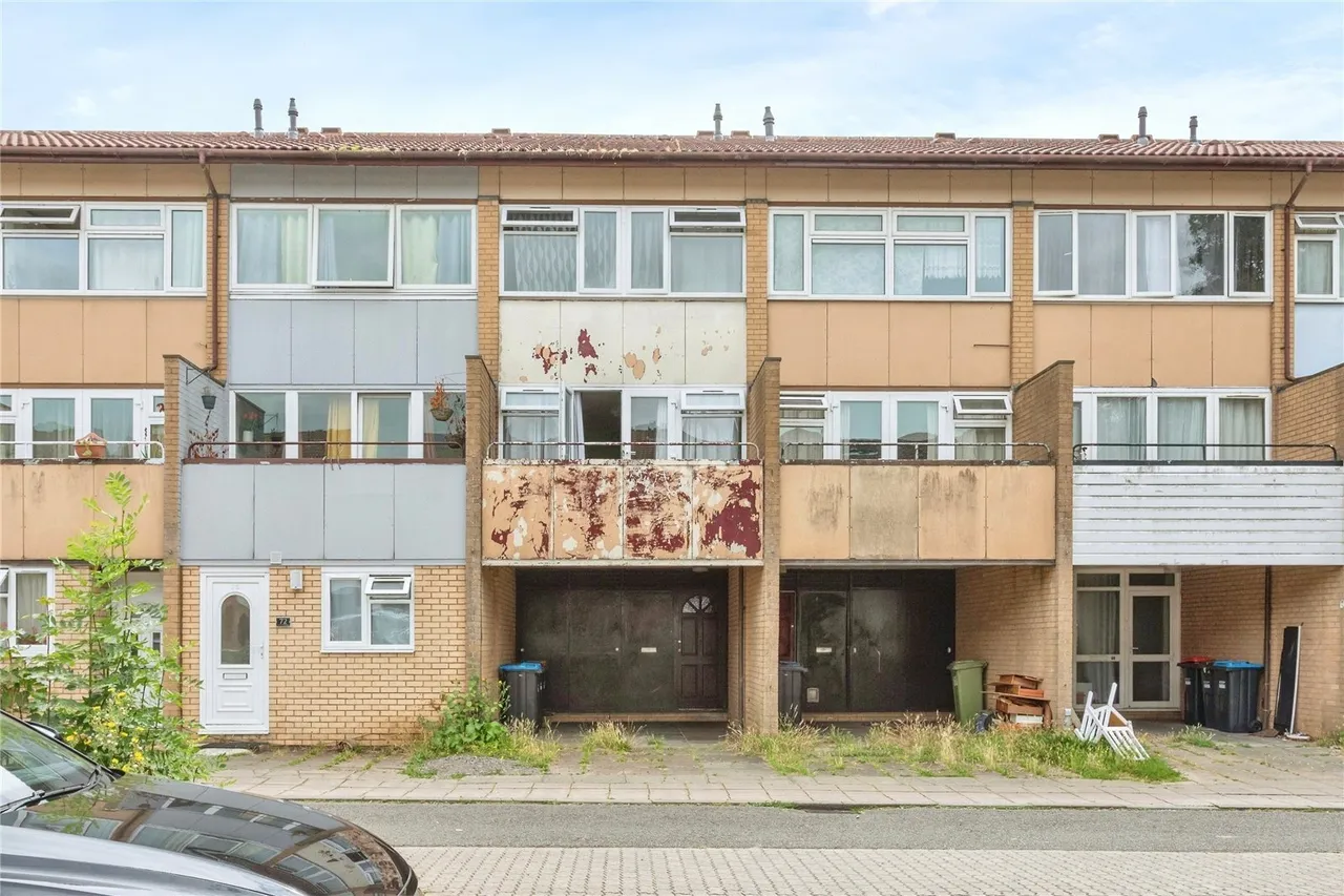 Penryn Avenue, Fishermead, Milton Keynes, Buckinghamshire, MK6, photo 3