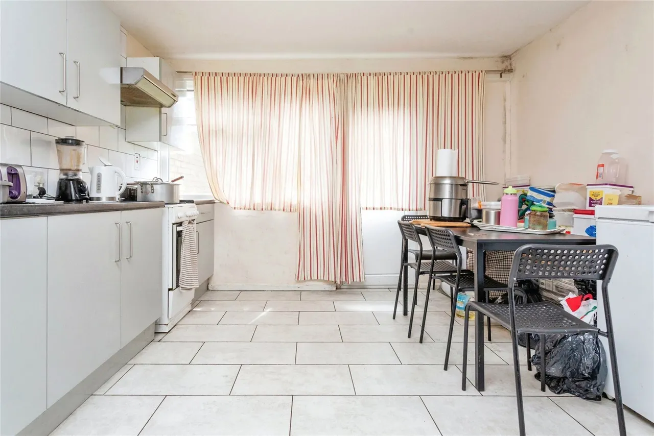 Penryn Avenue, Fishermead, Milton Keynes, Buckinghamshire, MK6, photo 6