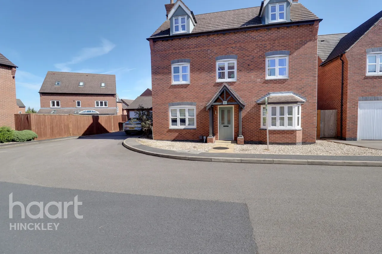 ST LOUIS Close, Hnckley, LE10, photo 2