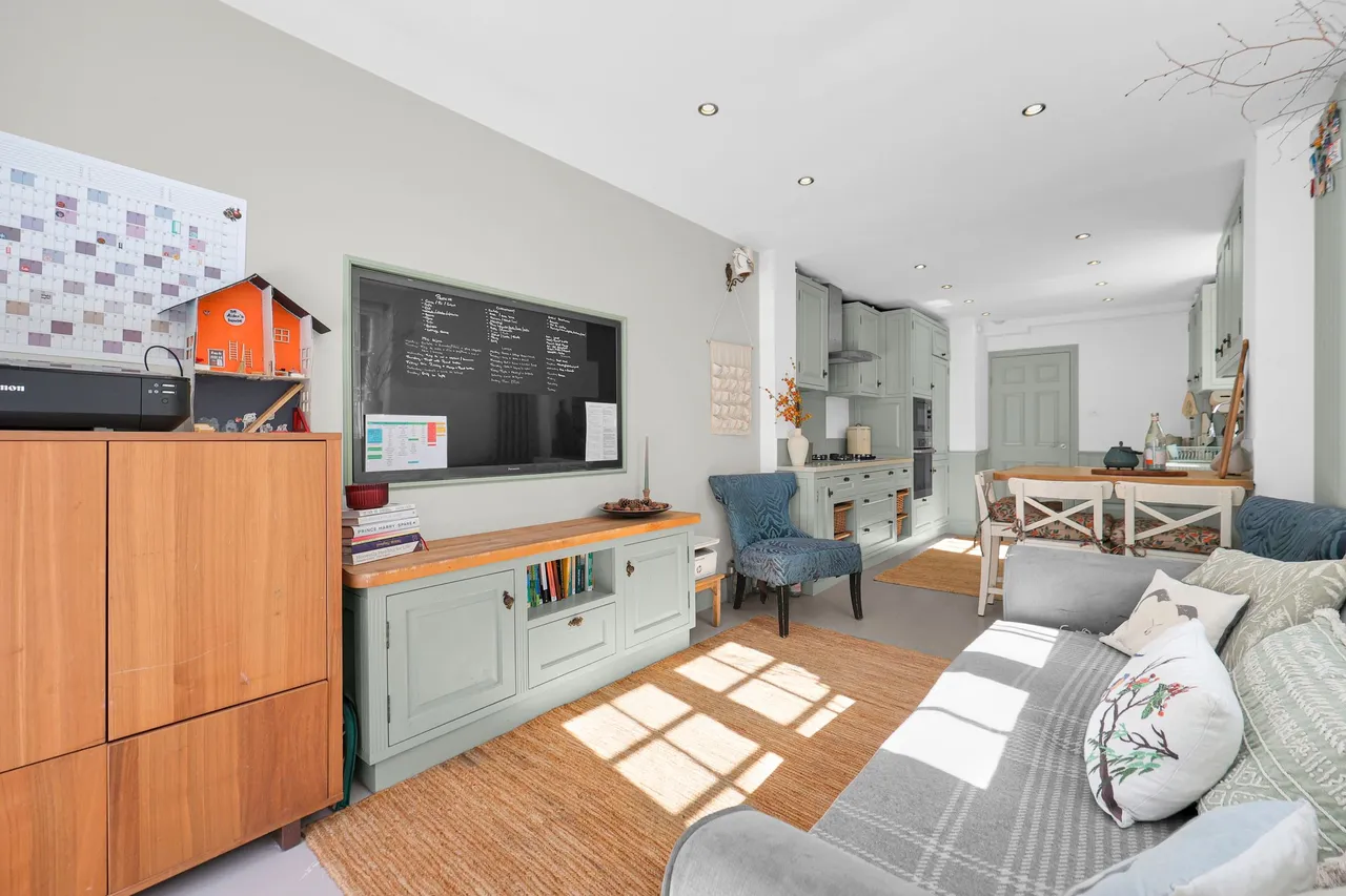 Lichfield Road, London, NW2, photo 8