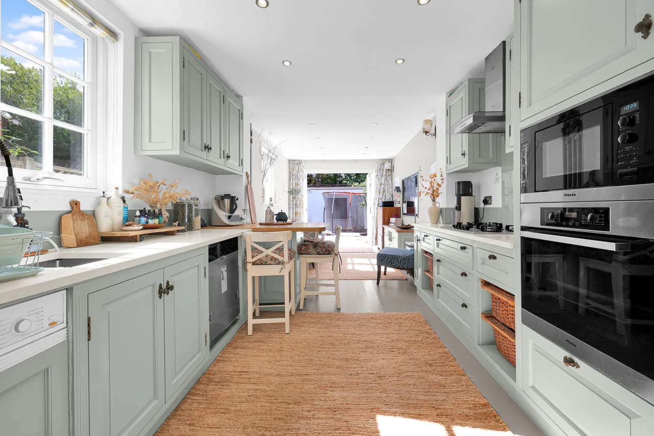 Lichfield Road, London, NW2, photo 5