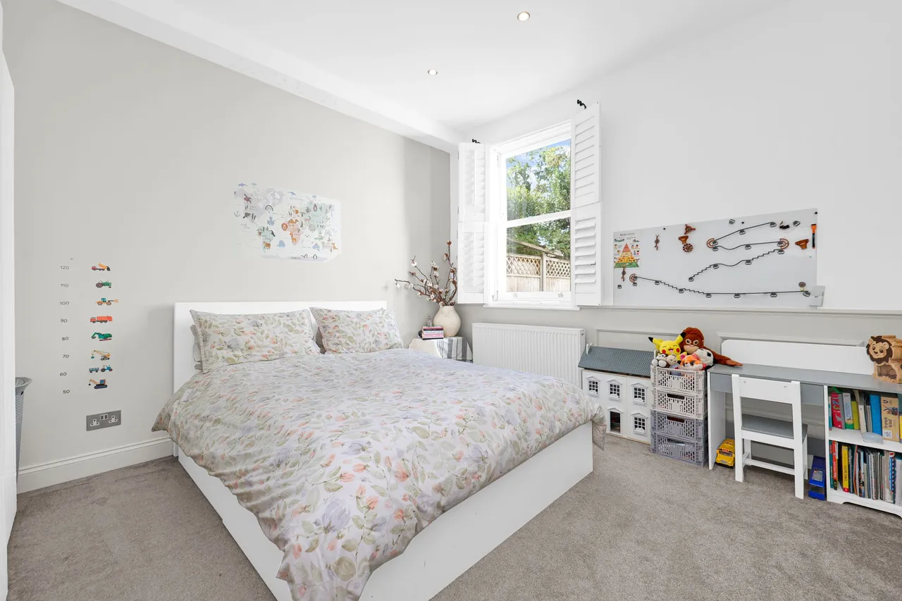 Lichfield Road, London, NW2, photo 2