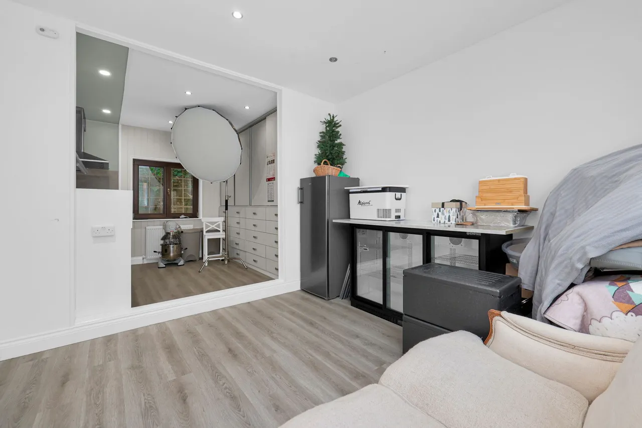 Lichfield Road, London, NW2, photo 13