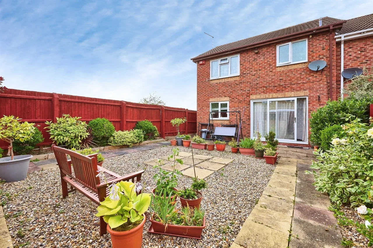 3 bed house for sale, Nightingale Court Peterborough, PE4