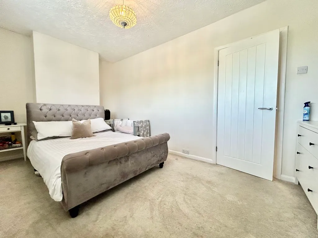 Bernard Close, Dunstable LU5 4HL, photo 6