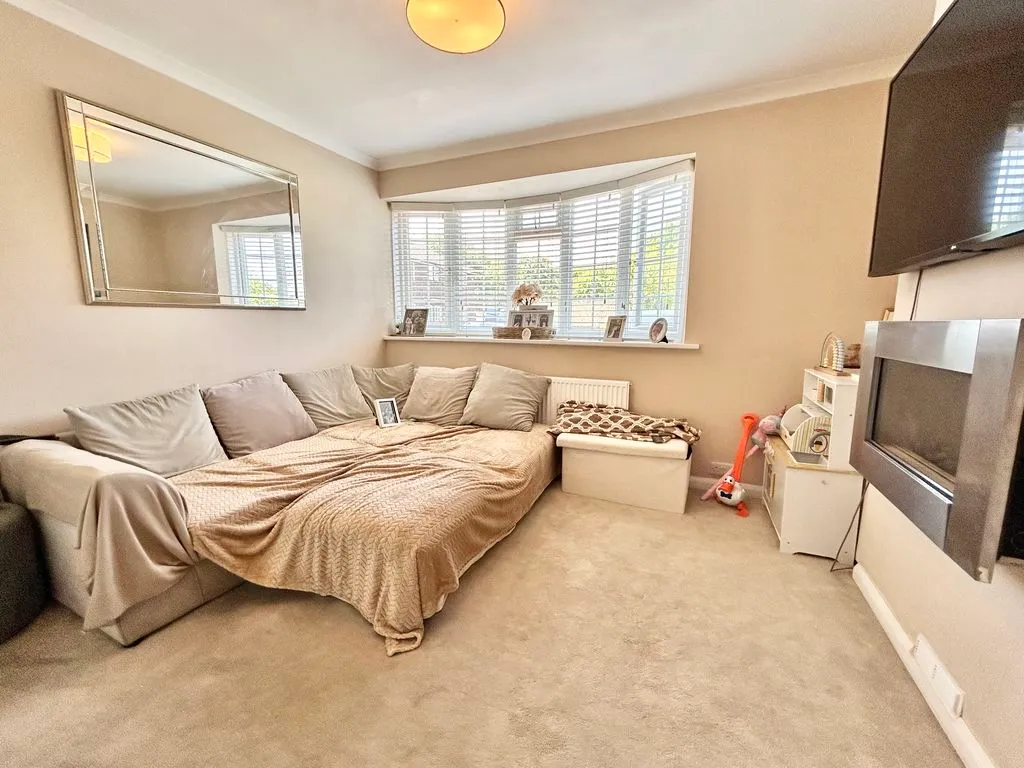 Bernard Close, Dunstable LU5 4HL, photo 4