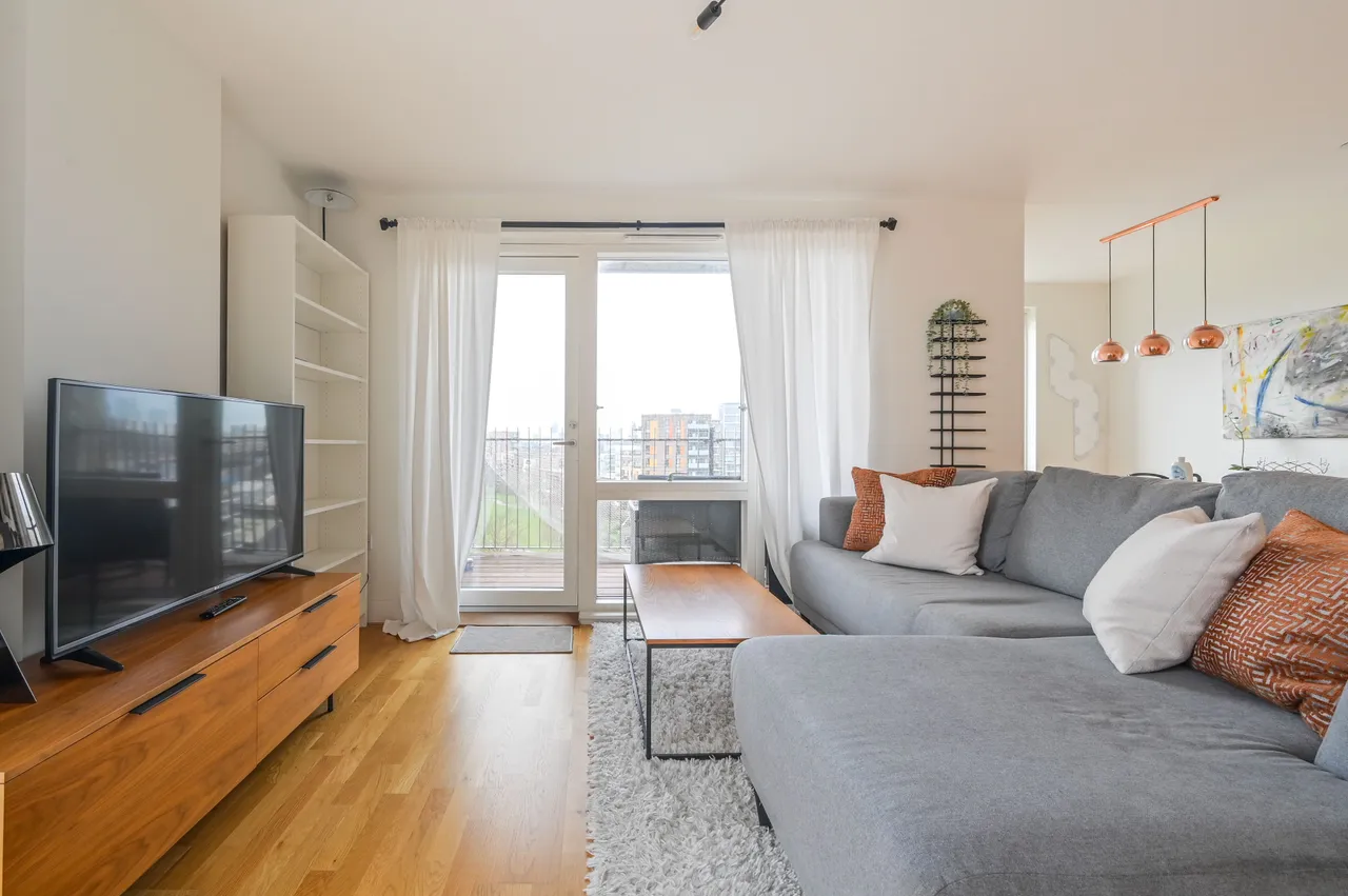 Flat 903, Wimhurst Court, London, photo 7