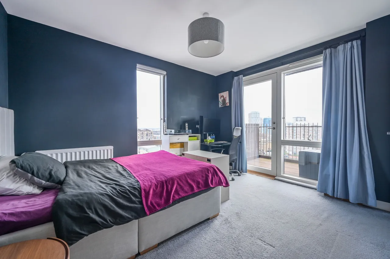 Flat 903, Wimhurst Court, London, photo 11