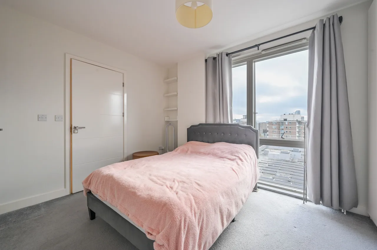 Flat 903, Wimhurst Court, London, photo 9