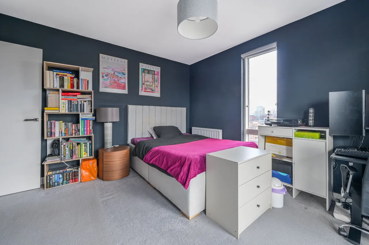 Flat 903, Wimhurst Court, London, photo 4