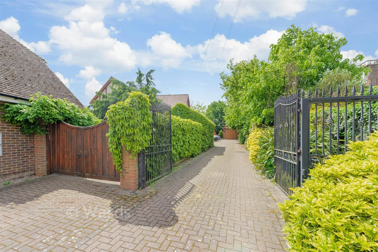 Lower Higham Road, Chalk, DA12, photo 2