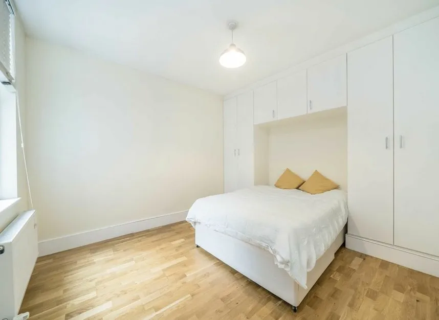 Mitcham Lane, Furzedown, SW16, photo 6