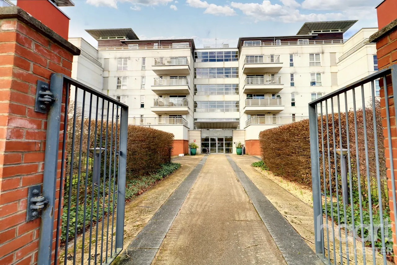 1 bed flat for sale, Watkin Road, Leicester, LE2