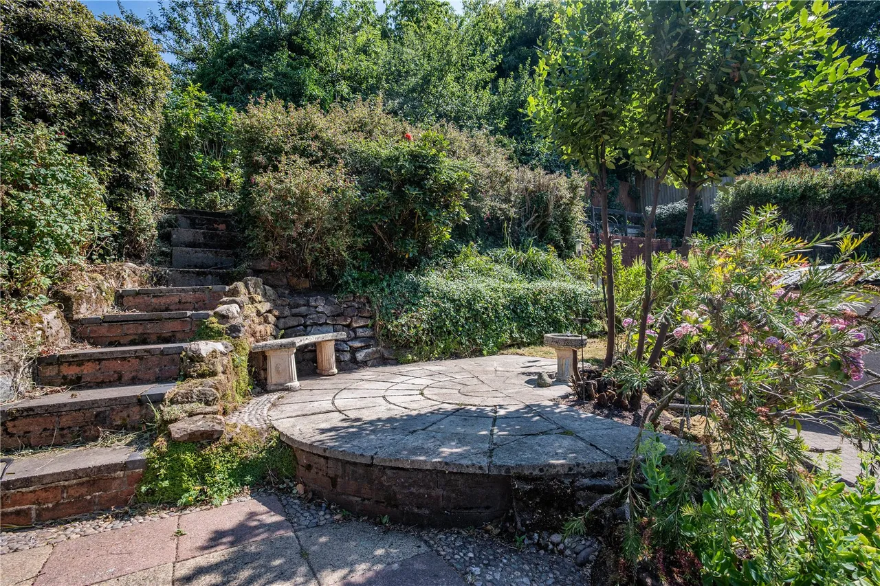 Rock Hill, Bromsgrove, Worcestershire, B61 7LN, photo 13