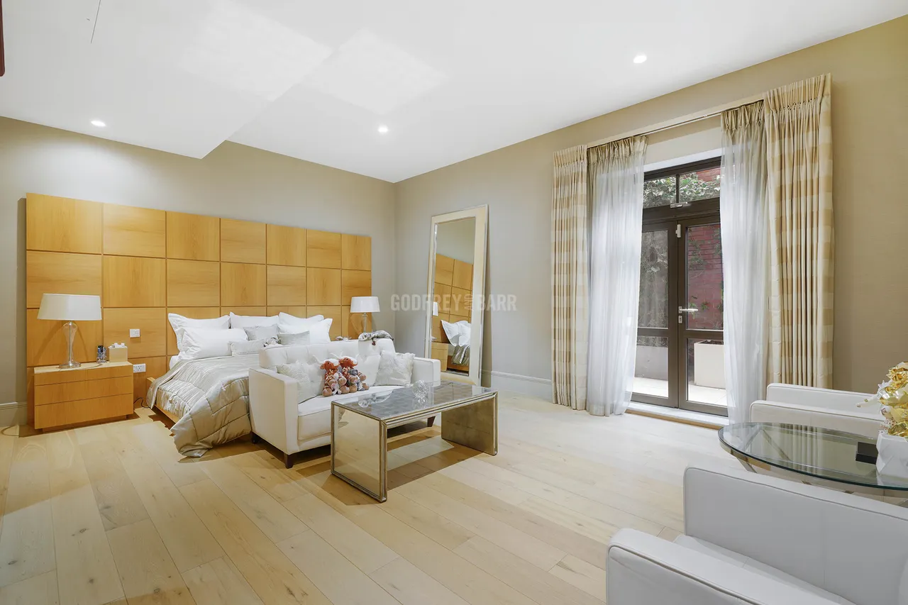 The Bishops Avenue, London, N2, photo 13