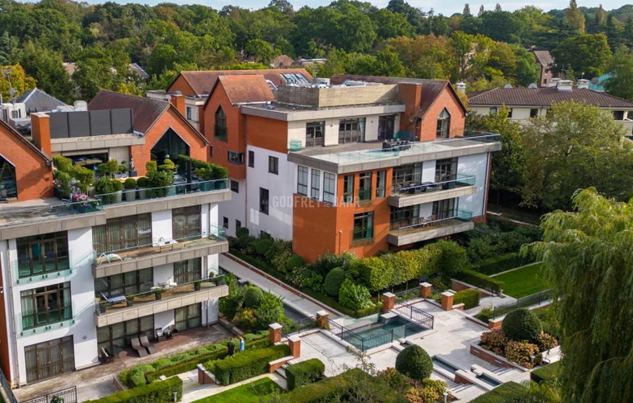 The Bishops Avenue, London, N2, photo 21