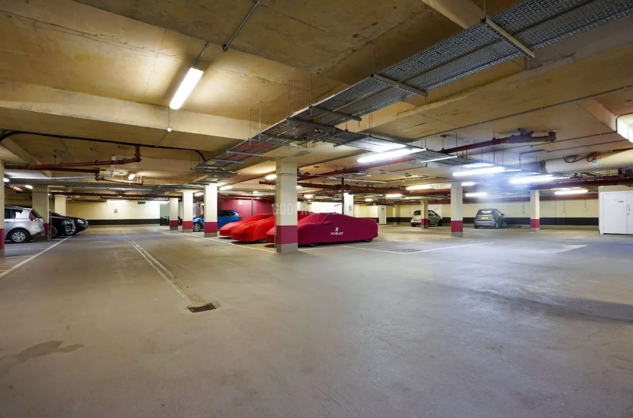 The Bishops Avenue, London, N2, photo 20