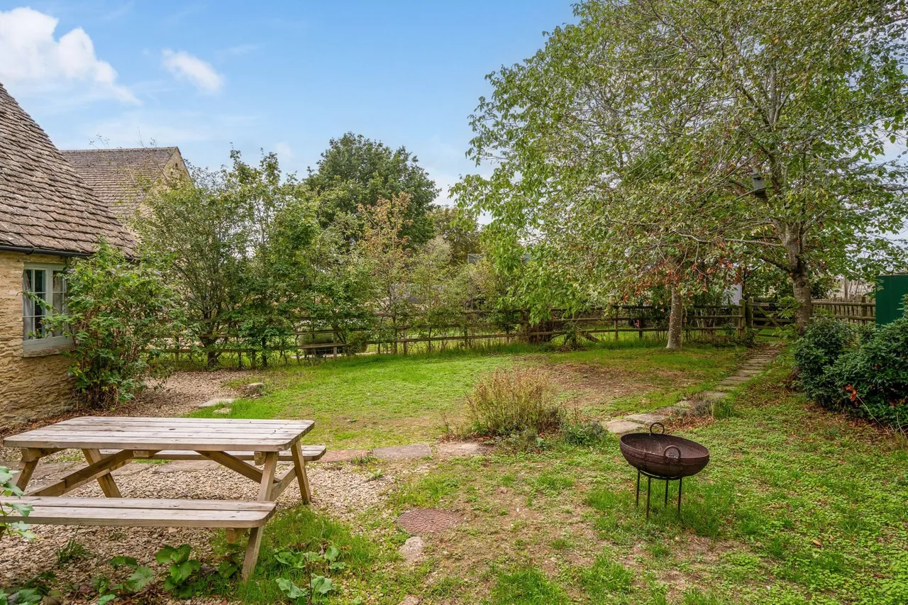 The Butts, Poulton, GL7, photo 25