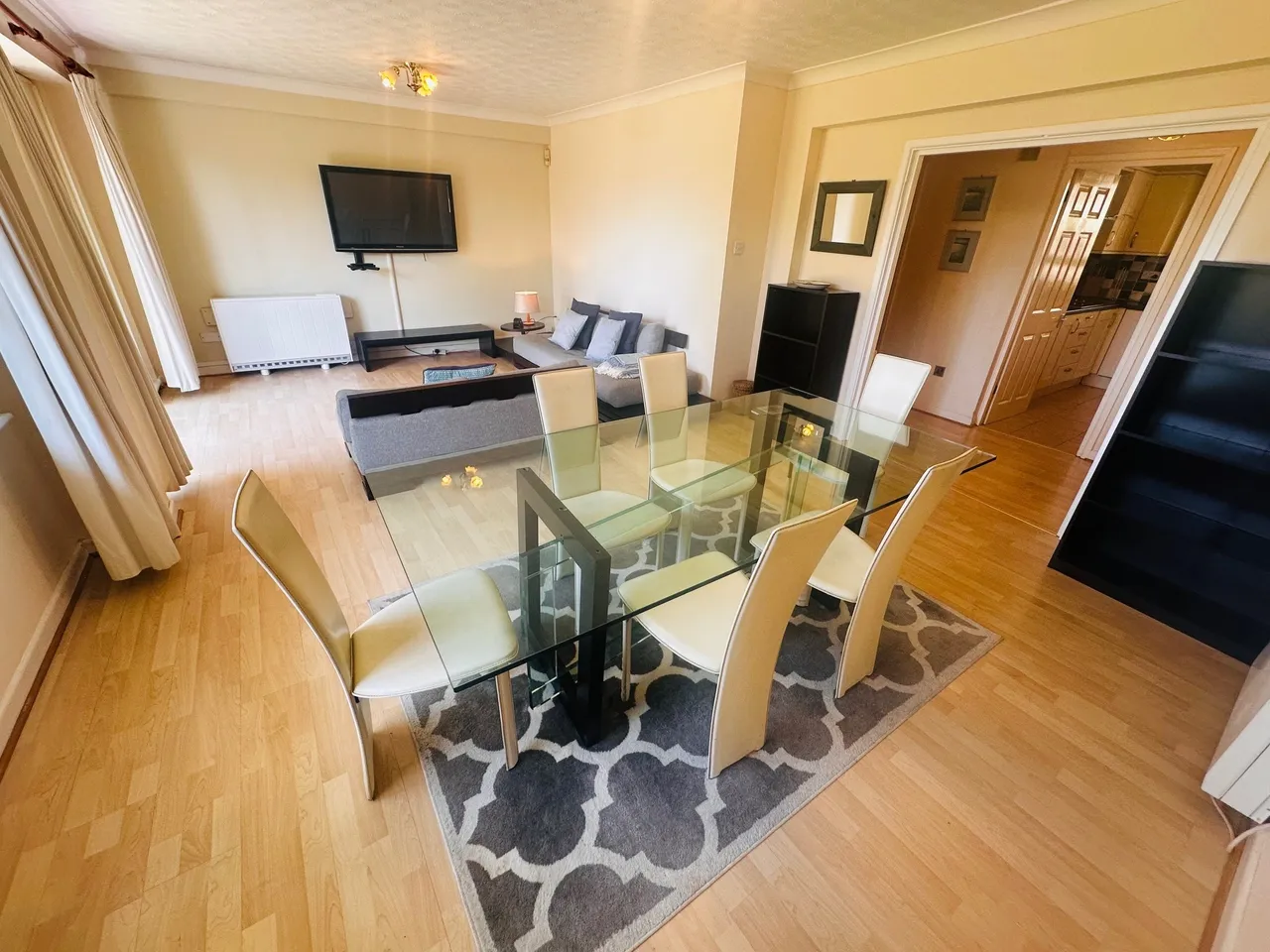 2 bed flat to rent, Branksome Wood Road, Bournemouth, BH2