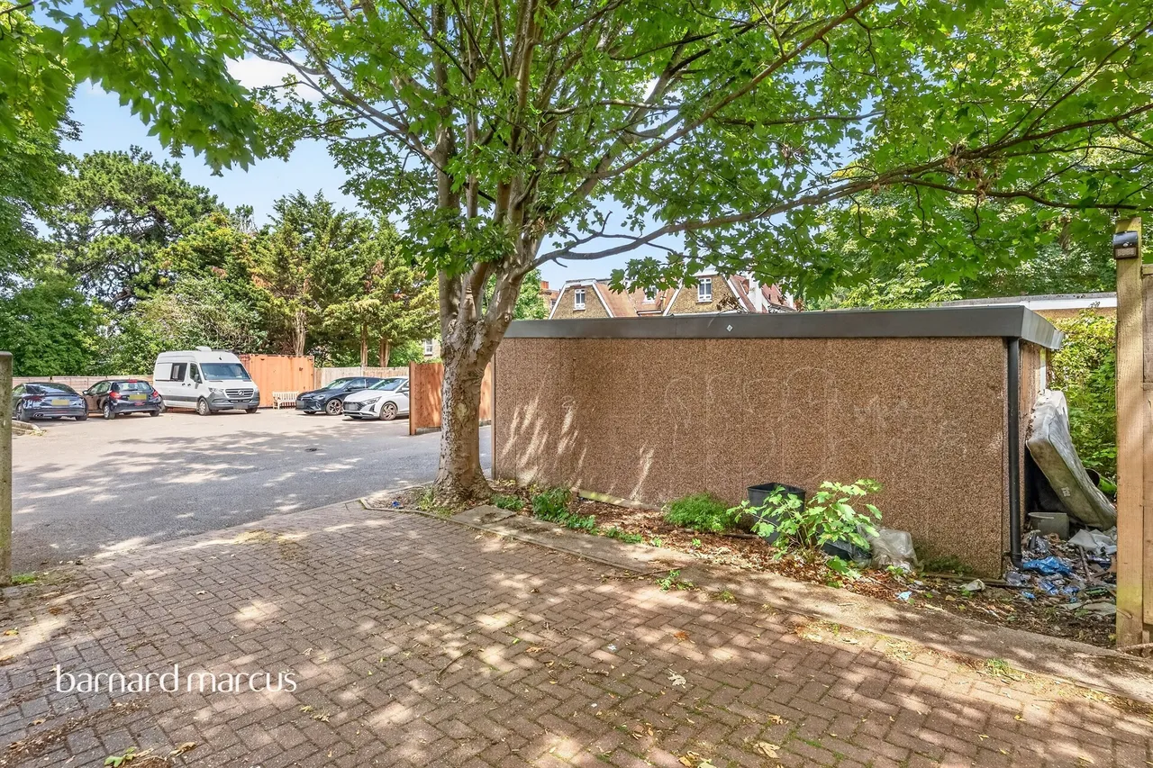 Addiscombe Road, Croydon, photo 3