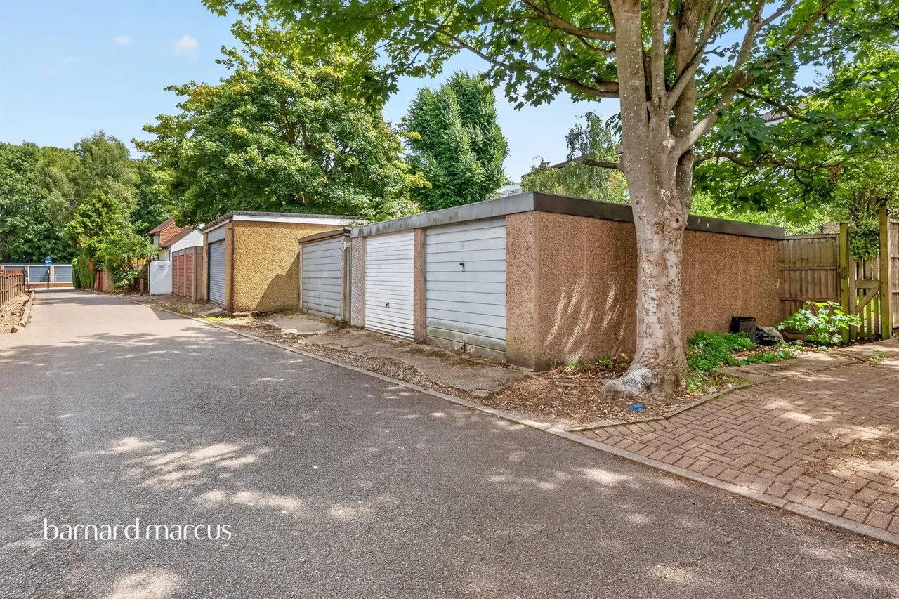 Addiscombe Road, Croydon, photo 6