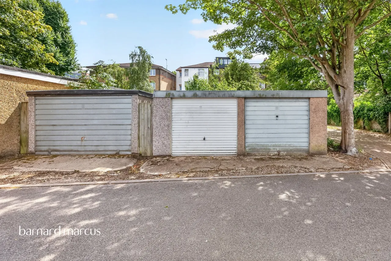 Addiscombe Road, Croydon, photo 10