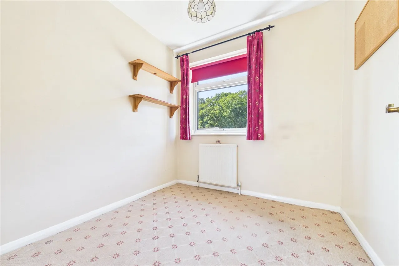 The Crescent, Mortimer Common, RG7, photo 11