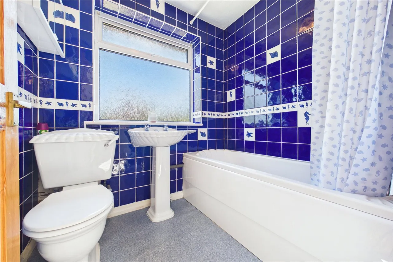 The Crescent, Mortimer Common, RG7, photo 13