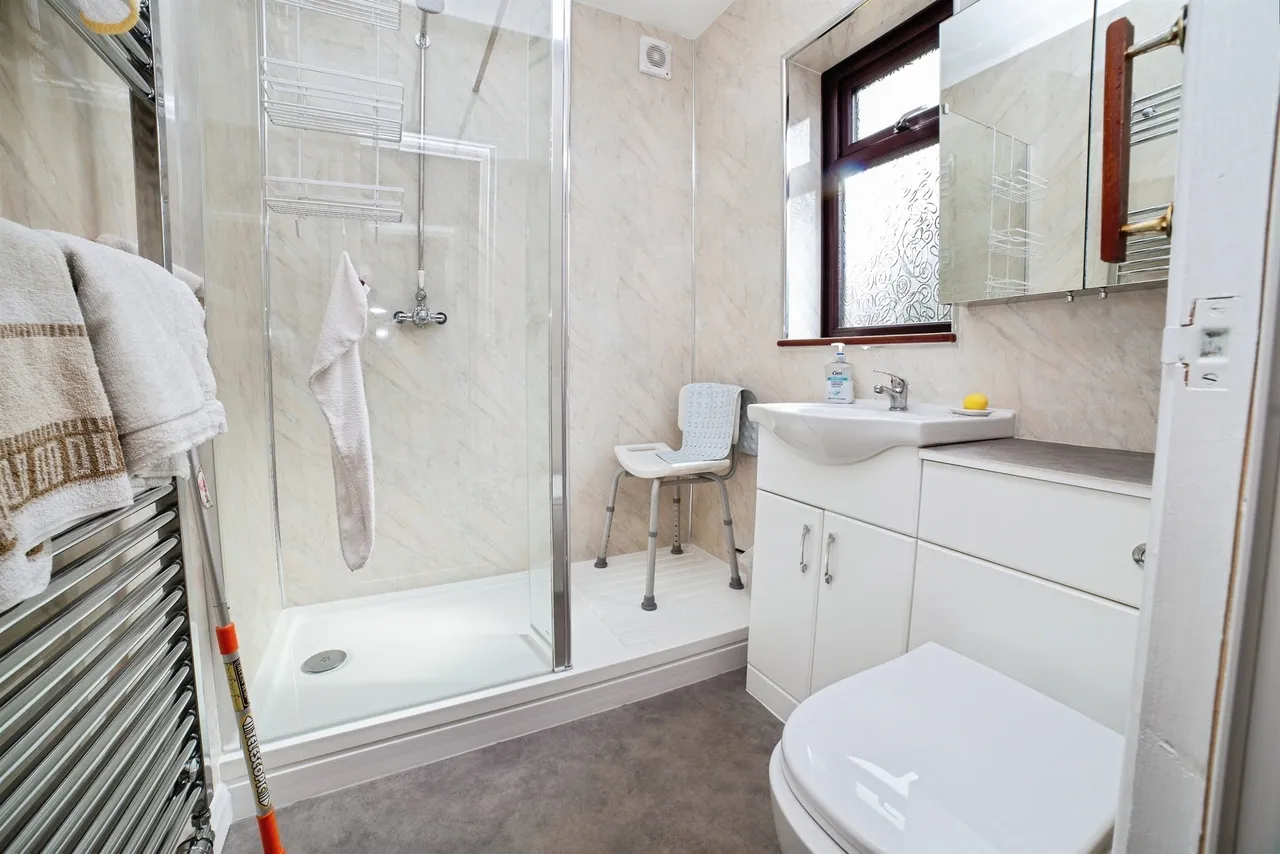Firs Avenue, Alfreton, DE55, photo 11