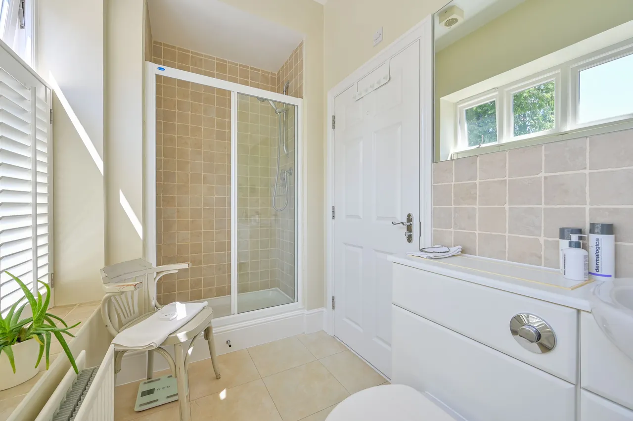 10 Tyrells House, Tyrells Place, Guildford, photo 12