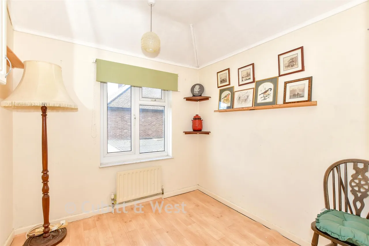 Ernest Road, Havant, PO9, photo 9