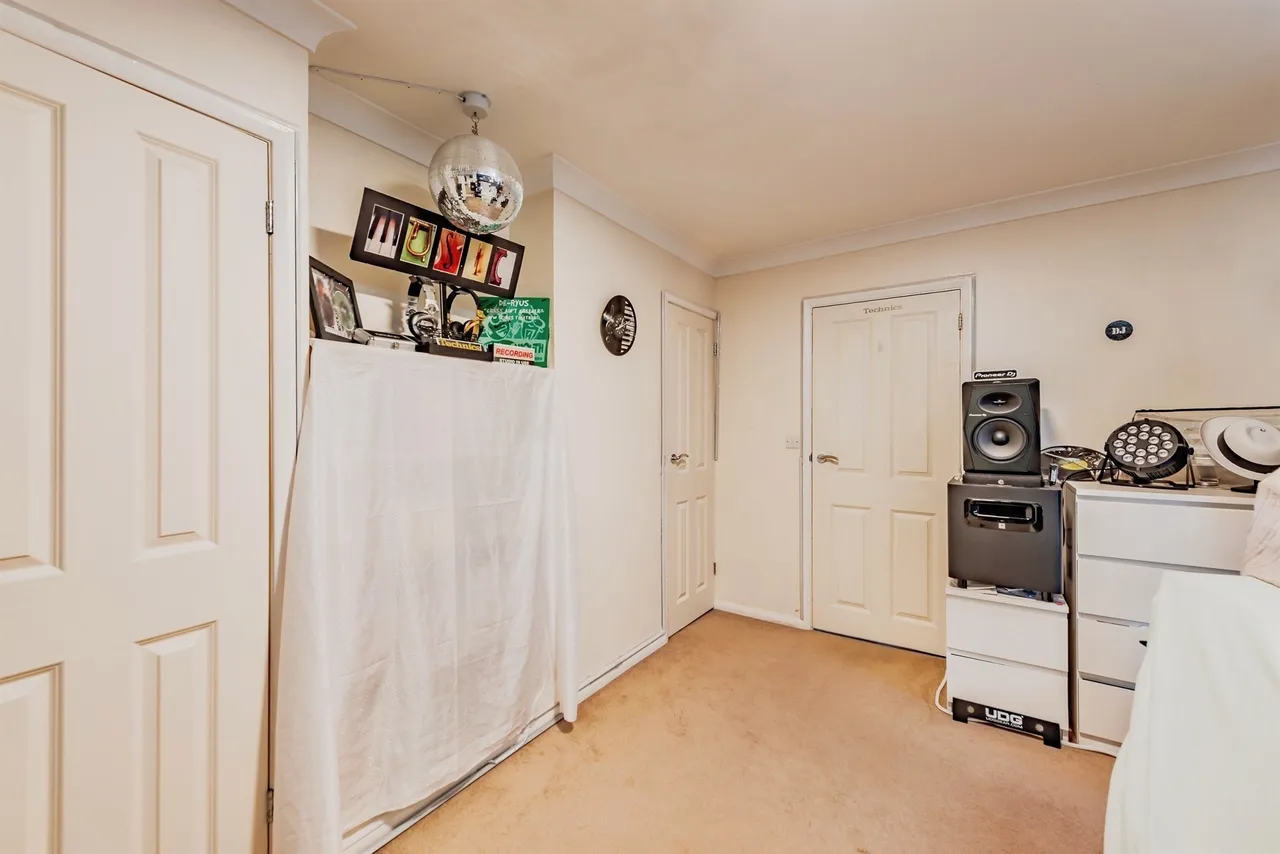 Sandcross Lane, Reigate, photo 8
