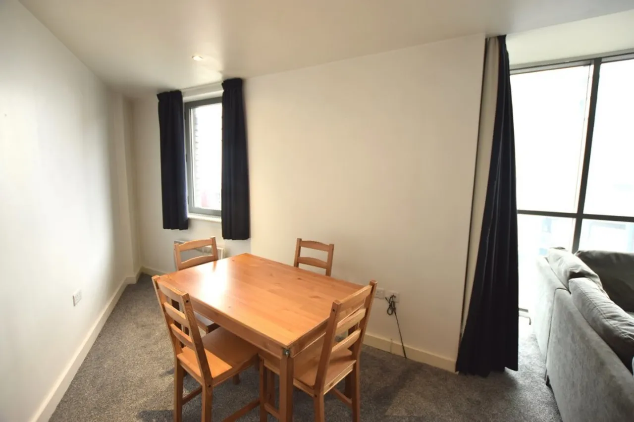 Echo Central One, Cross Green Lane, photo 9
