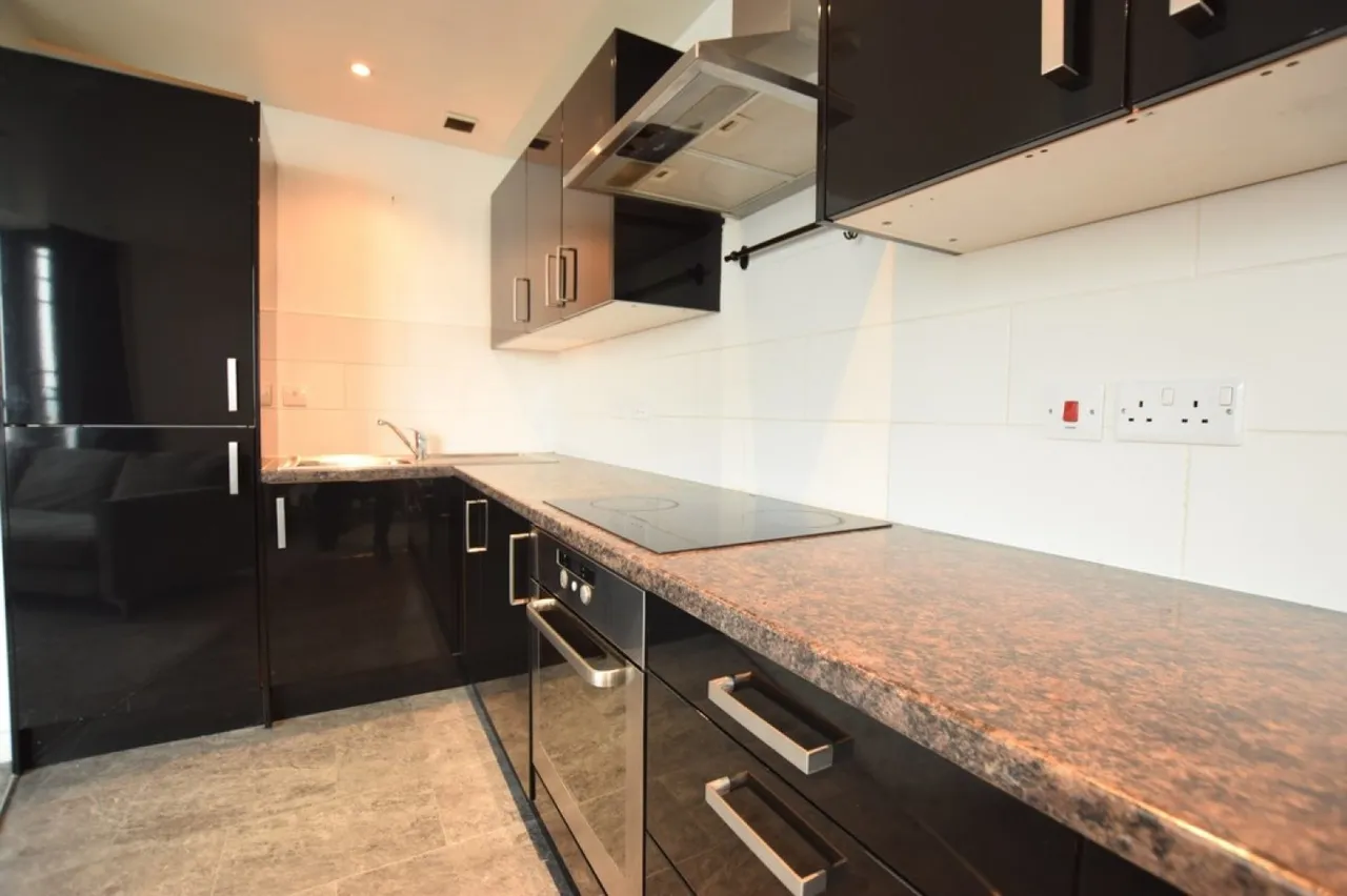 Echo Central One, Cross Green Lane, photo 11