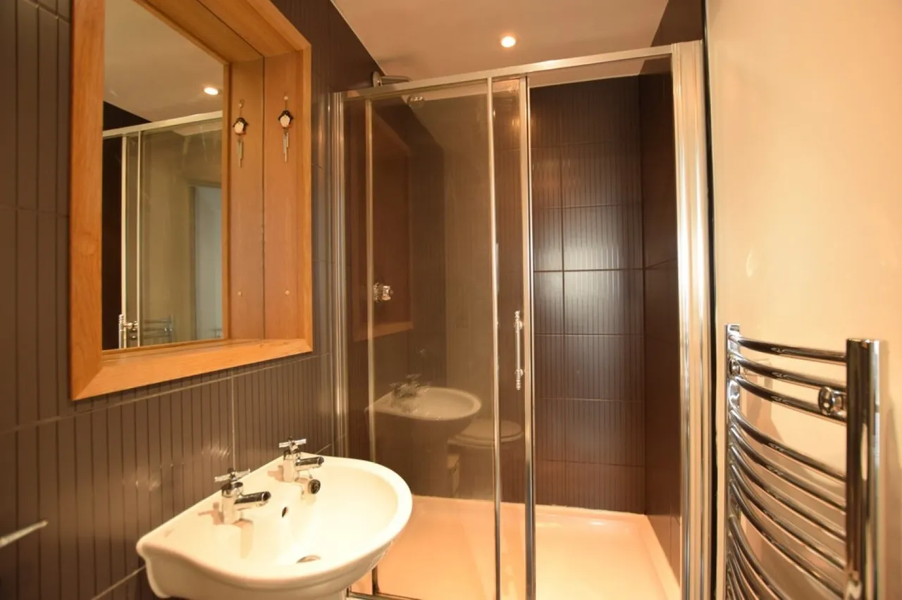 Echo Central One, Cross Green Lane, photo 5