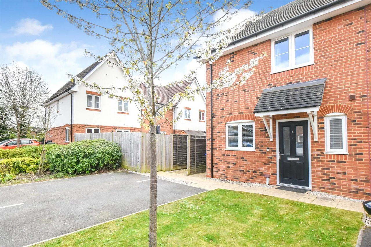 Unwin Close, Hook, Hampshire, RG27 9FL, photo 12