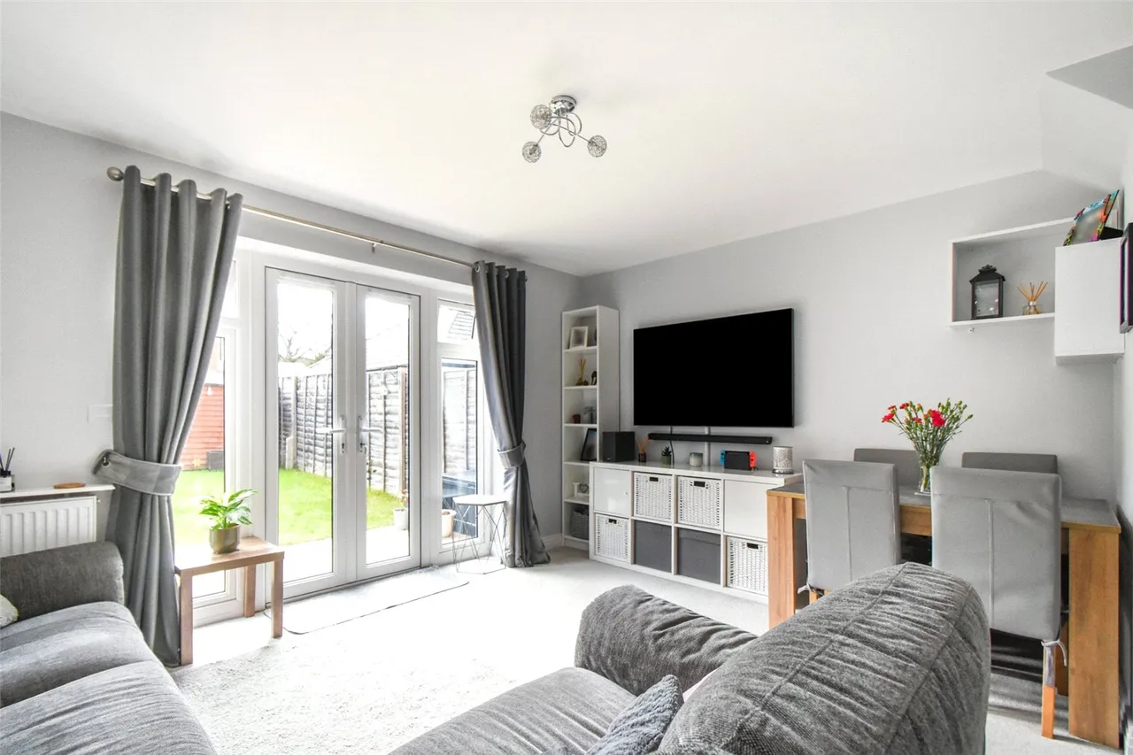 Unwin Close, Hook, Hampshire, RG27 9FL, photo 10