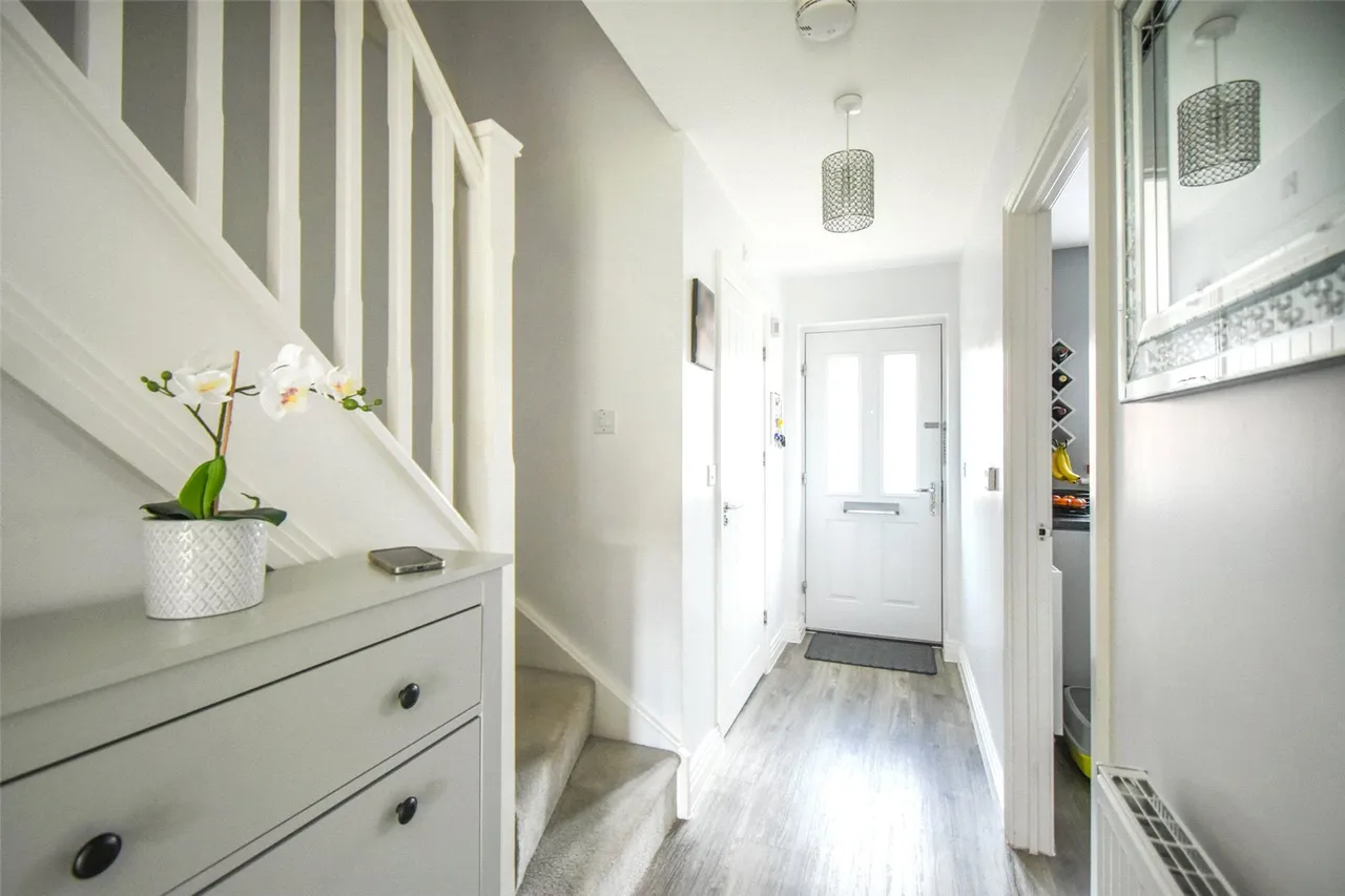 Unwin Close, Hook, Hampshire, RG27 9FL, photo 9
