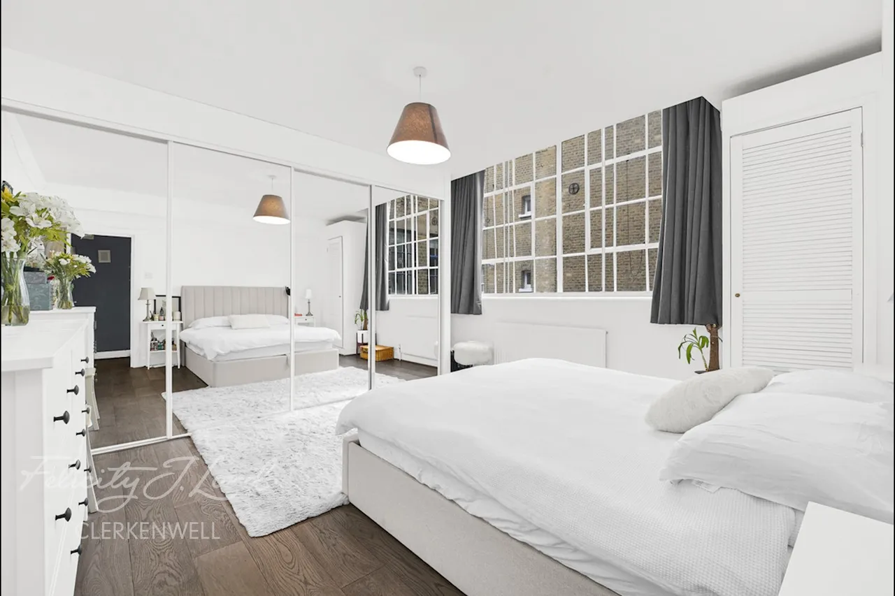 Goswell Road, London, photo 17