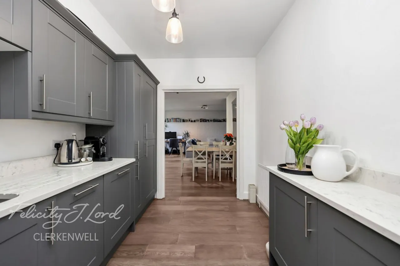 Goswell Road, London, photo 13