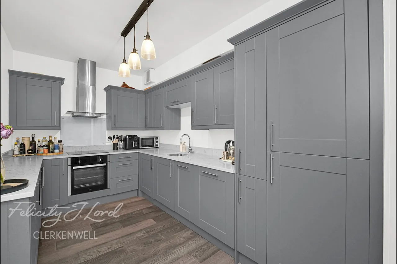 Goswell Road, London, photo 15