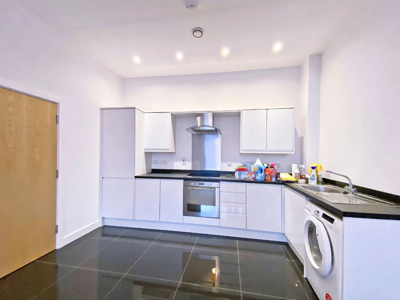 Knoll Road, Camberley, Surrey, GU15 3BP, photo 5