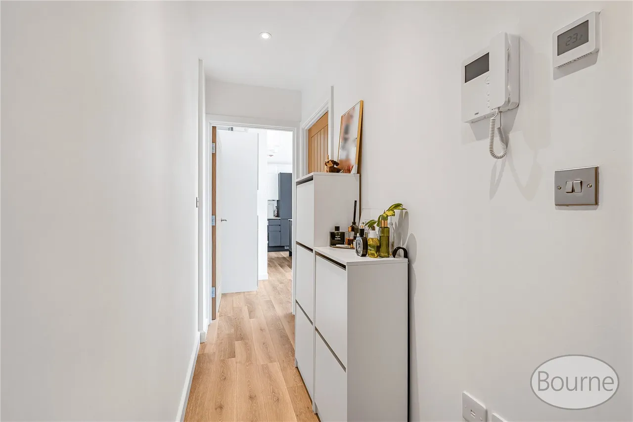 Chertsey Road, Woking, GU21, photo 14