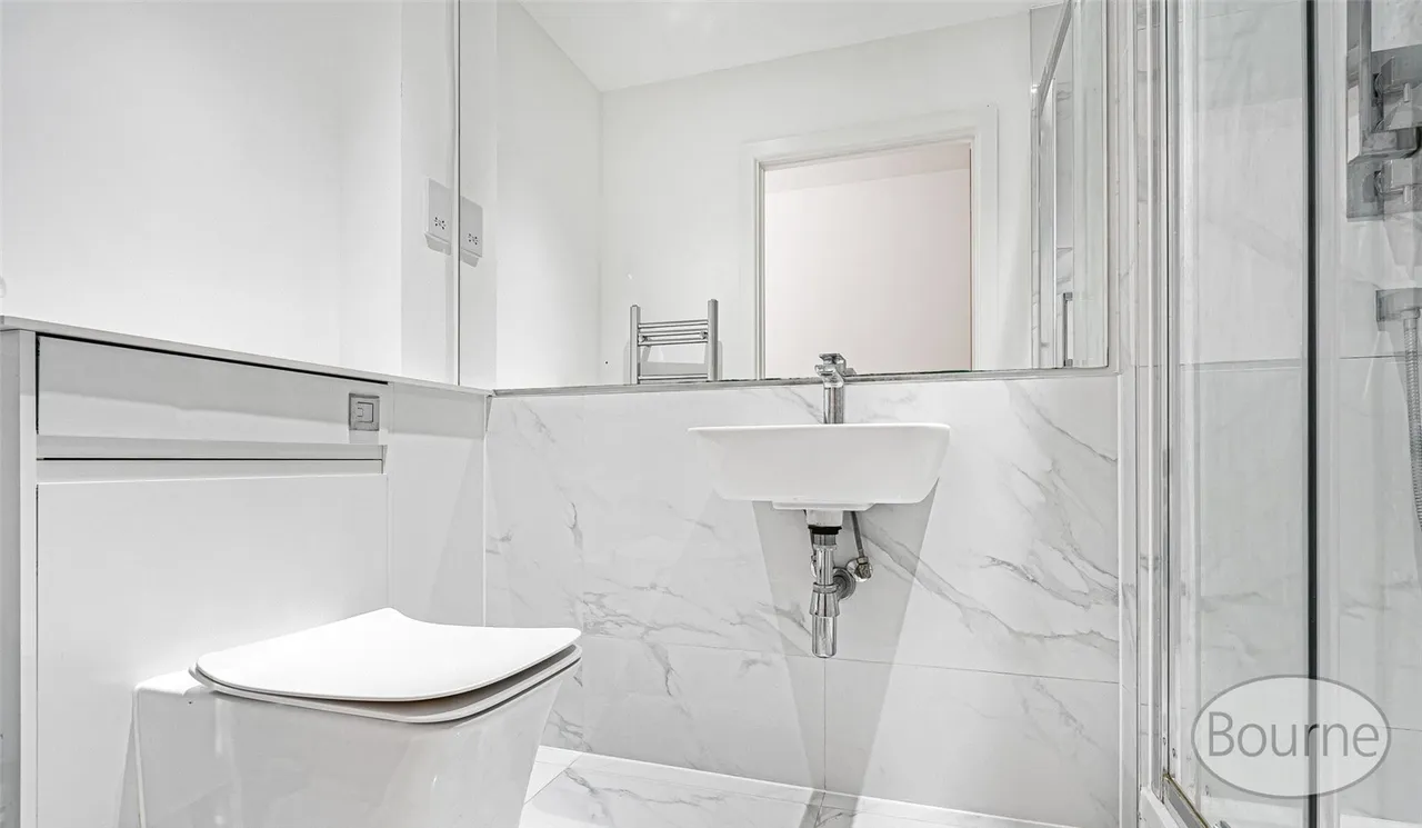 Chertsey Road, Woking, GU21, photo 6